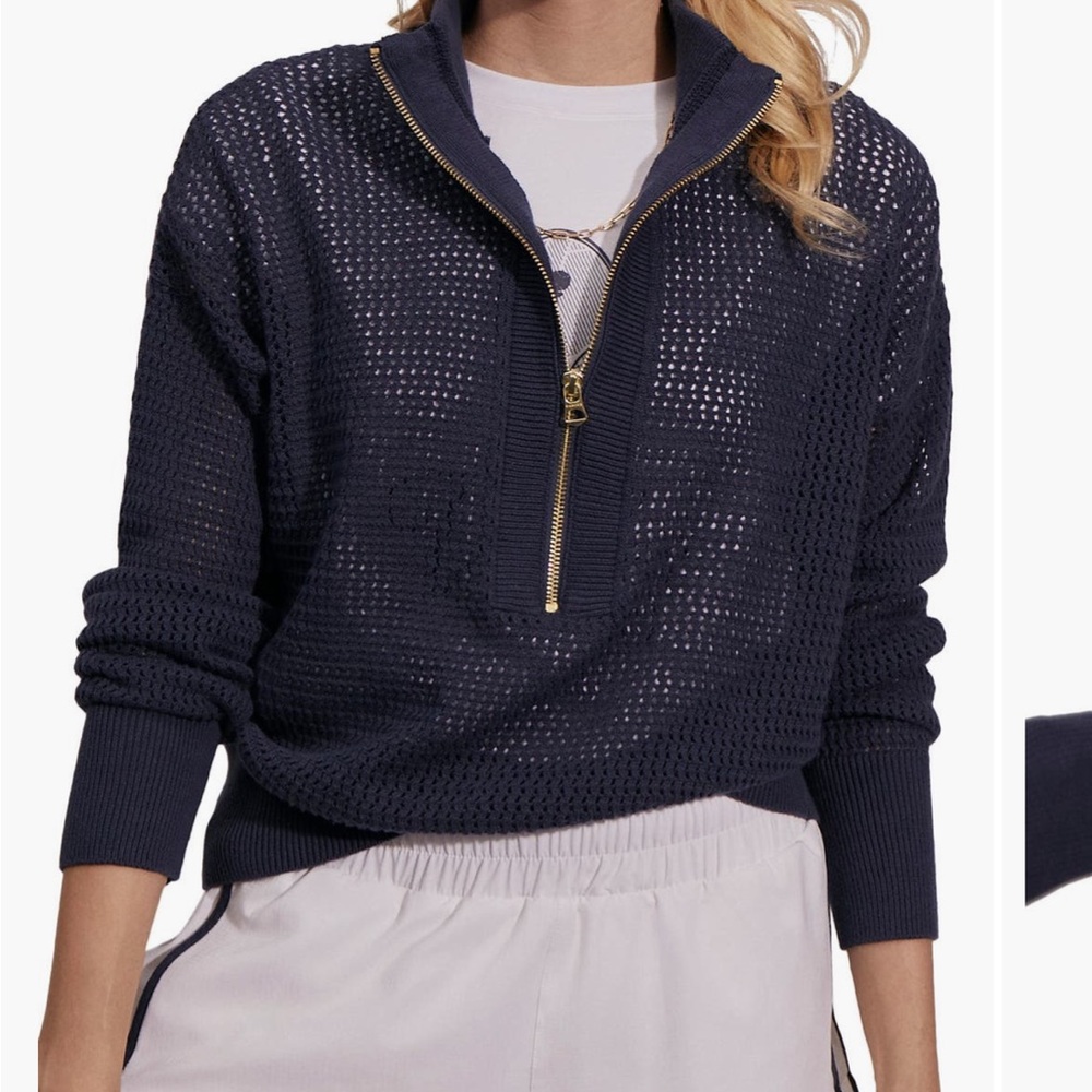 Varley Aurora Mesh Half Zip sweatshirt. Size Small.